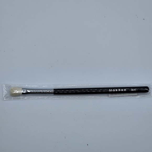 Morphe M433 Firm Blending Fluff Eyeshadow Brush - Picture 2 of 5